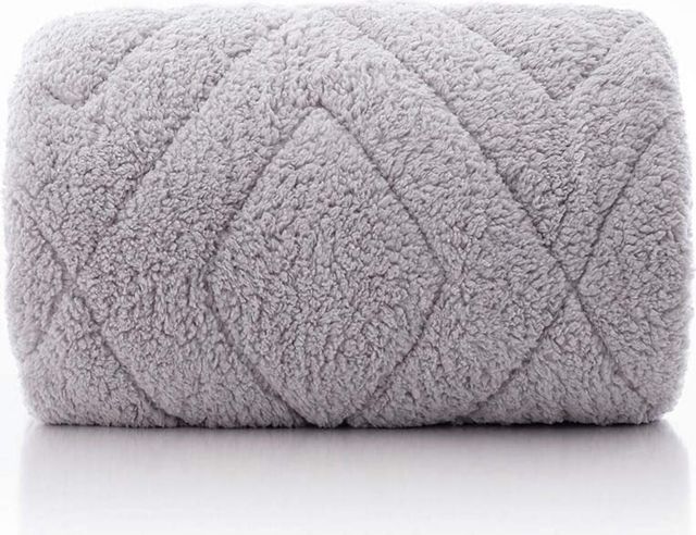 KYLA TXL COMFORTER